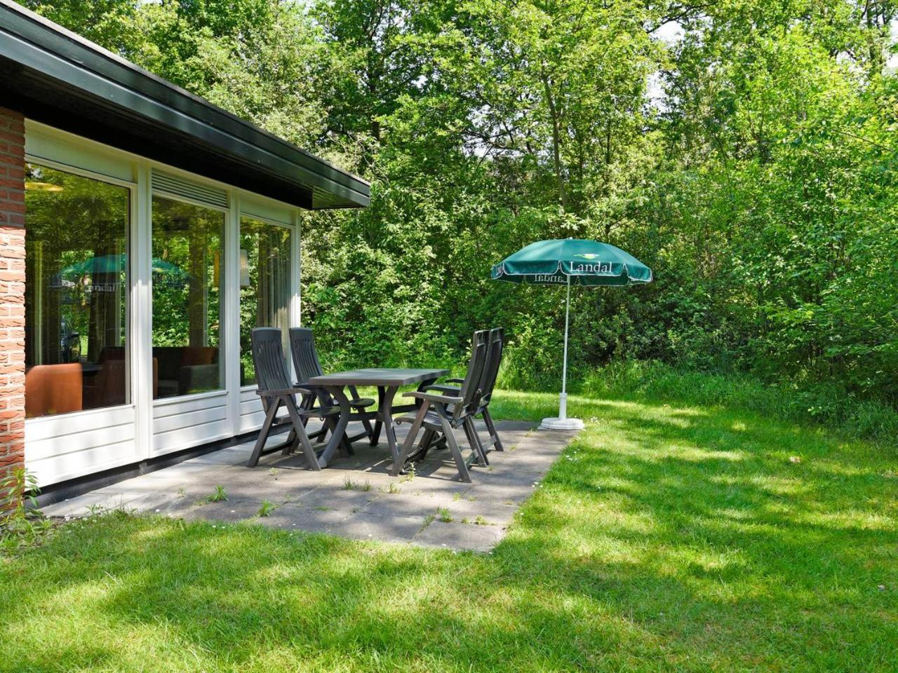 Luxury 4-Person Bungalow In The Holiday Park Landal Twenhaarsveld Holten Room photo