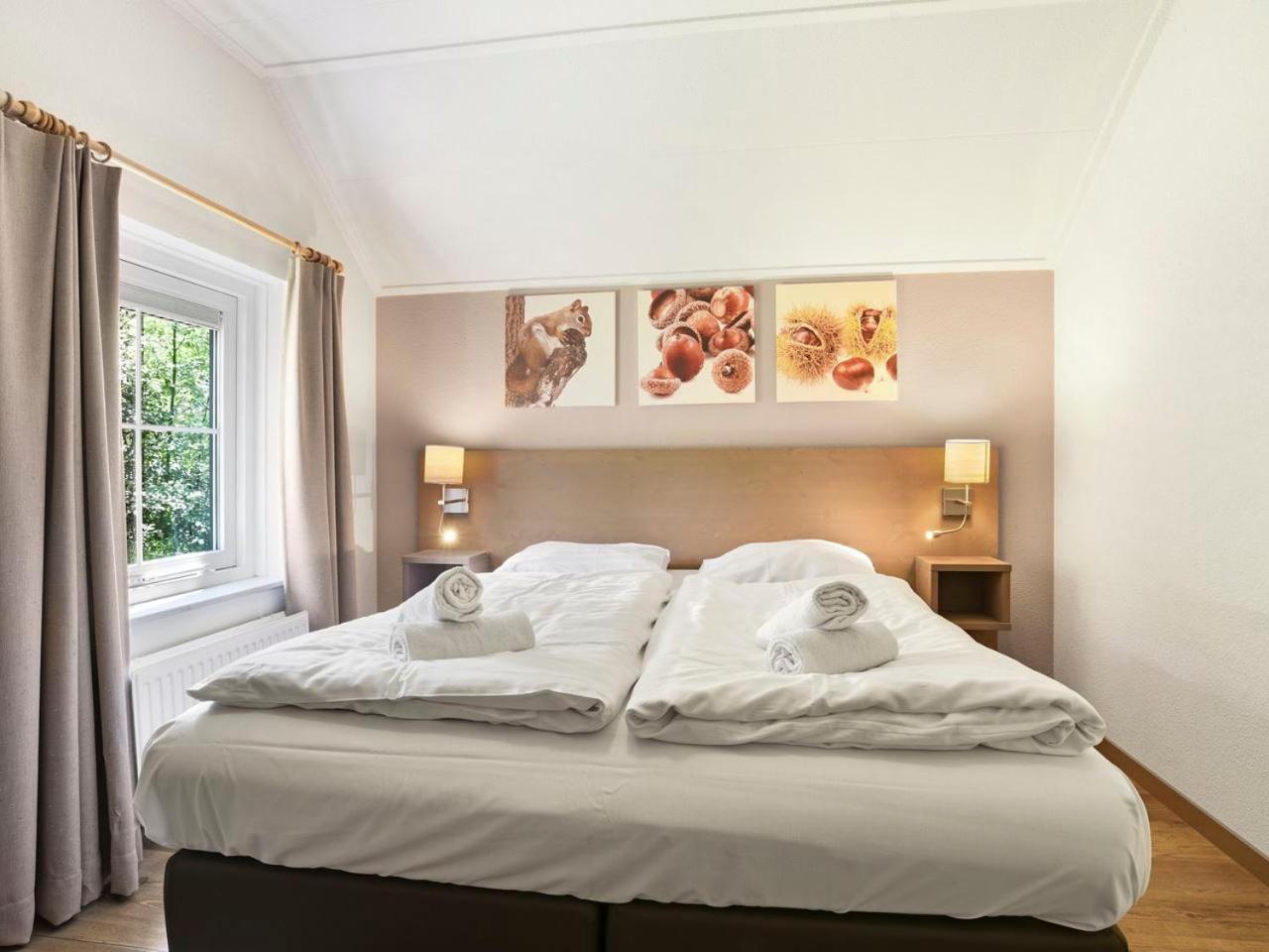 Luxury 4-Person Bungalow In The Holiday Park Landal Twenhaarsveld Holten Room photo
