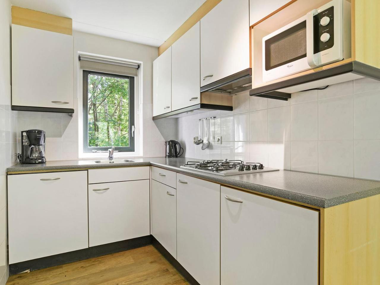 Luxury 4-Person Bungalow In The Holiday Park Landal Twenhaarsveld Holten Room photo